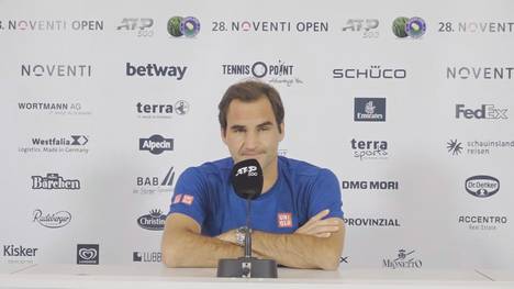 Für zweieinhalb Stunden tauchte der Schweizer Tennisstar Roger Federer nach seiner Achtelfinal-Niederlage in Halle ab. Danach erklärt er warum so lange auf sich warten ließ.