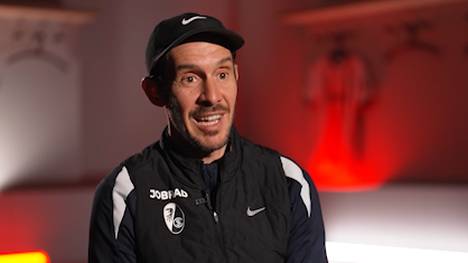 Die Ära-Streich hat große Fußstapfen beim SC Freiburg hinterlassen. Trainer Julian Schuster hat damit seinen eigenen Umgang gefunden. 