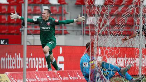 FC Rot-Weiss Erfurt v Hallescher FC - 3. Liga