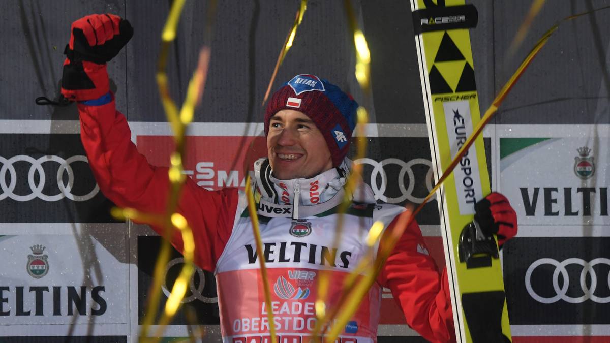 Doch schon auf der ersten Station macht erneut Kamil Stoch den Gastgebern einen Strich durch die Rechnung: Der Pole gewinnt aber nicht nur in Oberstdorf, sondern auch in Garmisch-Partenkirchen ...