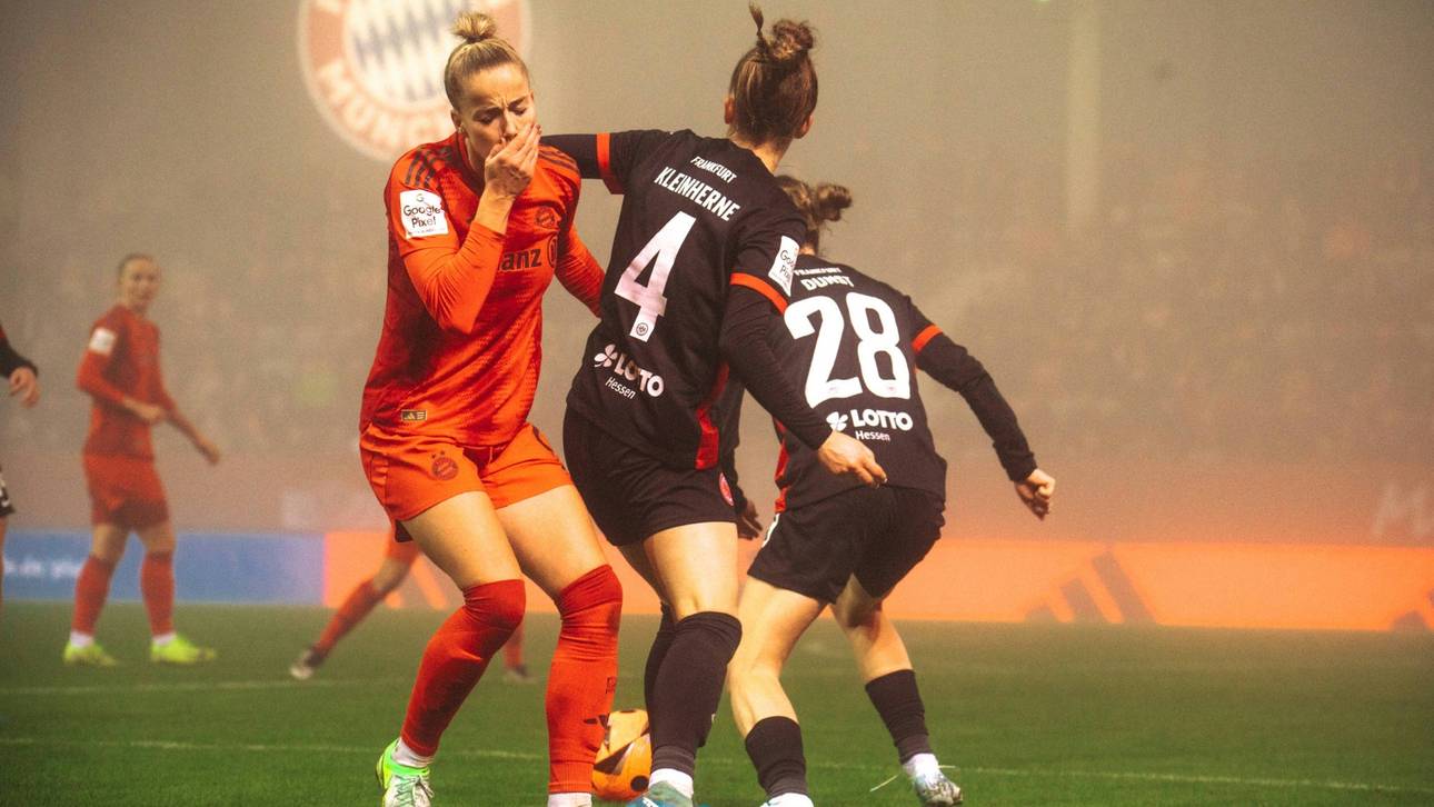 Bayern-Star spielt mit Zahnschiene