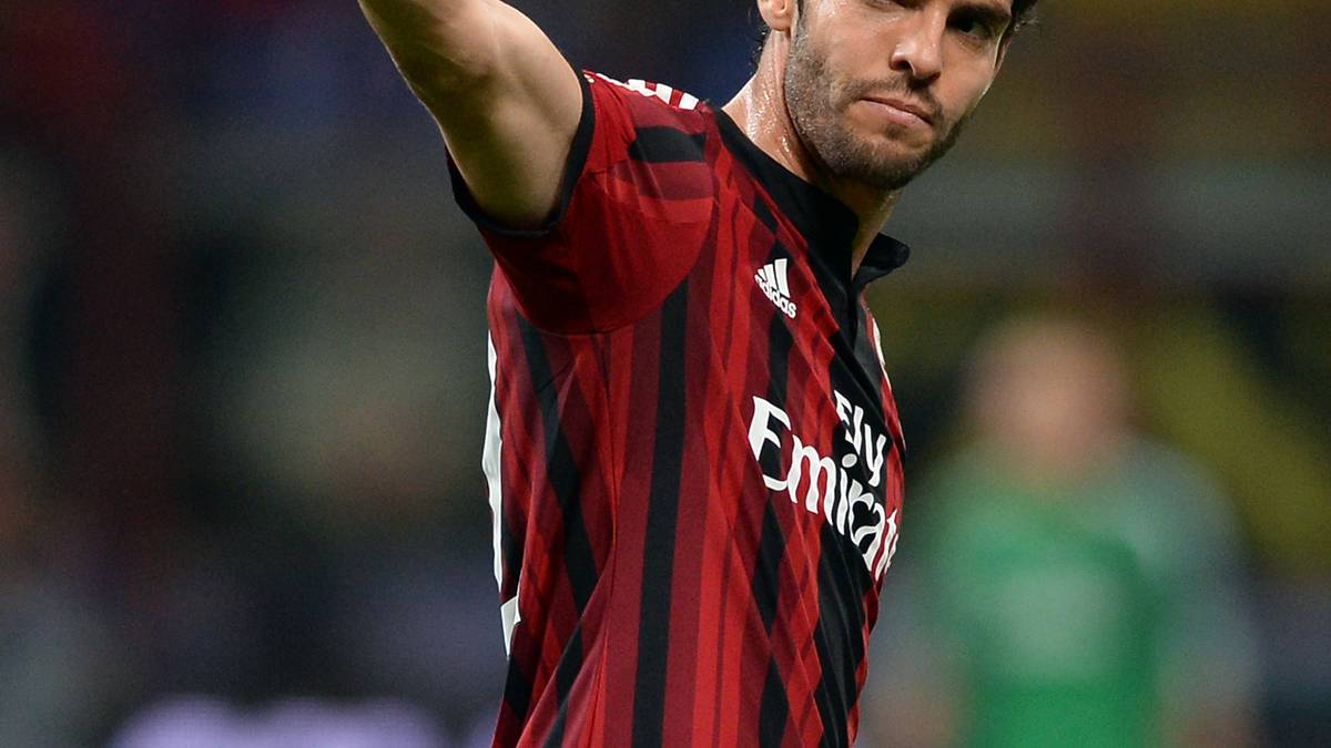 PLATZ 4: Beim AC Mailand stieg Brasiliens genialer Mittelfeld-Regisseur Kaka zum Weltfußballer des Jahres 2007 auf, zwei Jahre später wurde er versilbert, zog für 65 Millionen Euro zu Real Madrid weiter