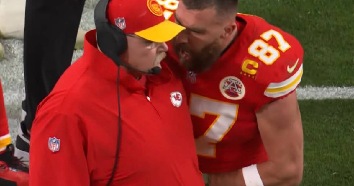 ¡La estrella de la NFL está completamente asustada en el Super Bowl!  Kelsey ataca al entrenador.