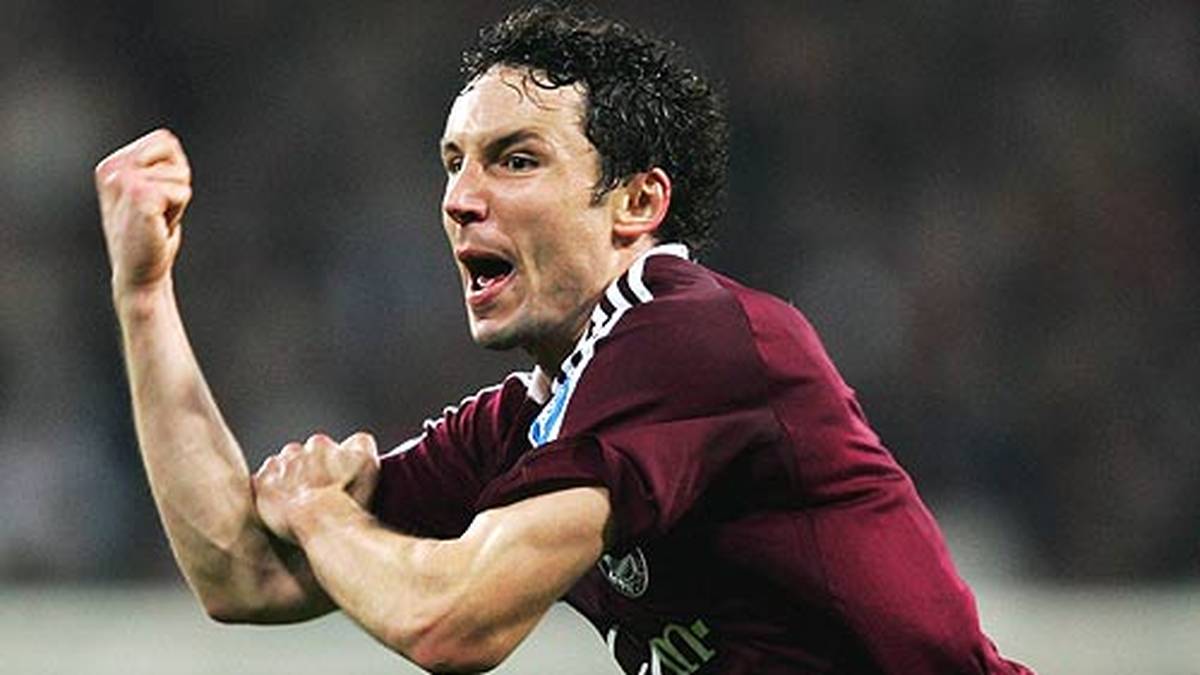 PLATZ 7: 2007 duellieren sich Bayern und Madrid in der Runde der letzten 16. Im ersten Spiel in Madrid führt Real mit 3:1, ehe Mark van Bommel zwei Minuten vor Schluss noch das Tor zum 2:3-Endstand gelingt. Sein anschließender Jubel fällt zweideutig aus