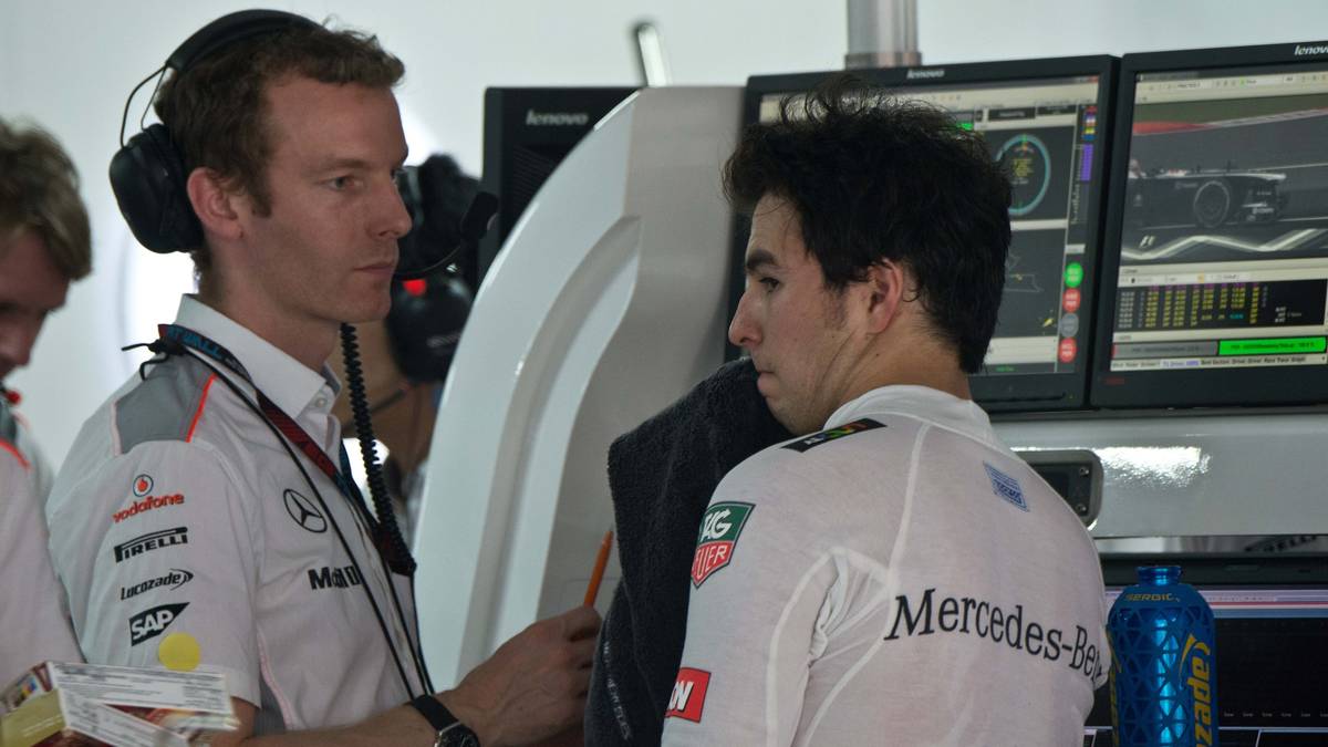 Der Mexikaner Sergio Perez ersetzt Hamilton. Er und Button fahren keinen einzigen Podestplatz für McLaren-Mercedes ein, zum ersten Mal seit 1995 - die Erfolgszeiten sind endgültig vorbei