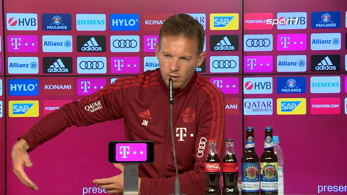 Bayern-Trainer Julian Nagelsmann äußert sich über den Transfer von Noussair Mazraoui und möglichen anderen Neuzugängen von Ajax Amsterdam. 