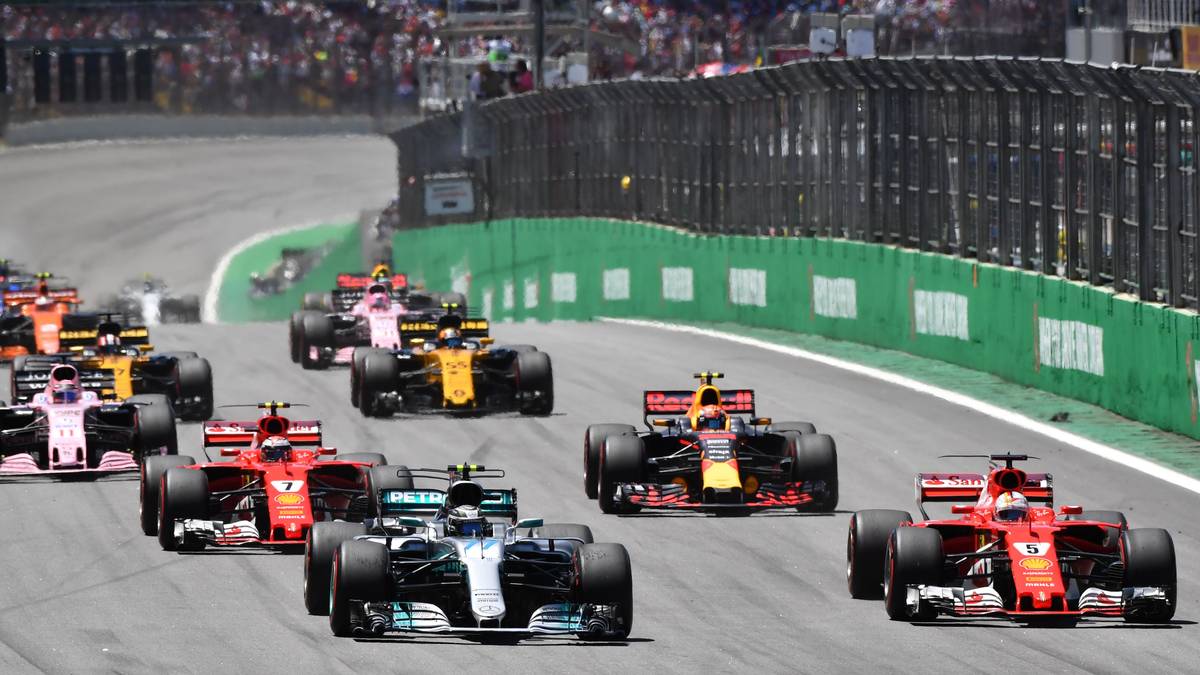 Aus Fan-Sicht die wichtigste Neuerung ist die Veränderung der Startzeit. Statt wie bisher das Rennen zur vollen Stunde zu starten, fällt nun der Startschuss erst zehn Minuten nach der vollen Stunde. Bei Europa-Rennen erfolgt der Start 2018 in der Regel sogar um 15.10 Uhr Ortszeit und damit 70 Minuten später als bislang