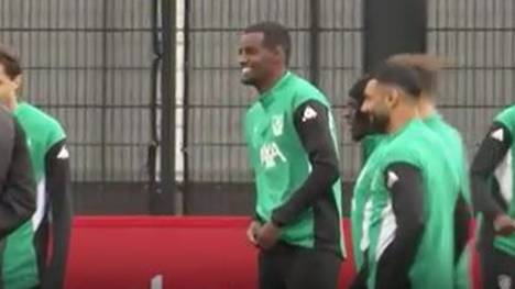 Liverpool-Trainer Arne Slot spricht über den aktuellen Stand bei Alexander Isak und was er der Mannschaft gibt.