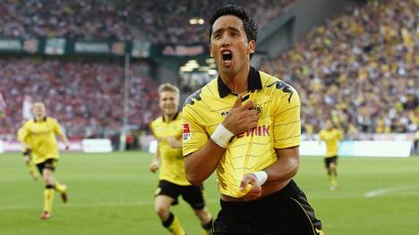 Viele kennen ihn noch aus seiner kurzen Bundesliga-Zeit: Zwei Mal wurde Lucas Barrios deutscher Meister mit dem BVB. Er ist heute nach wie vor aktiv.
