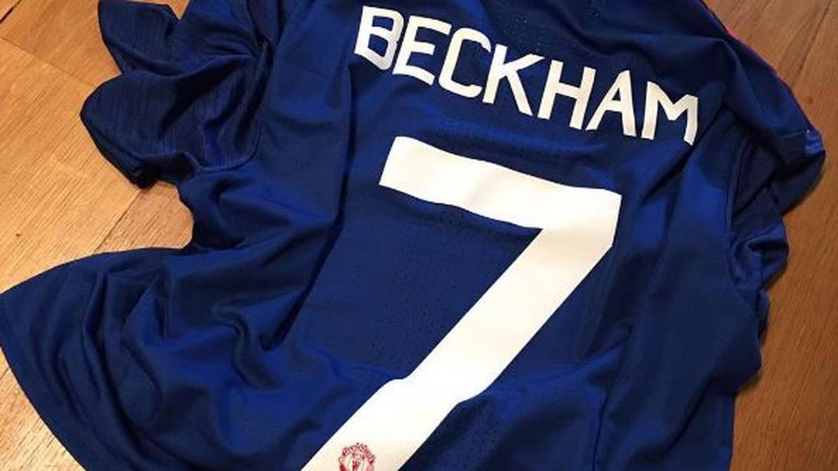 David Beckham bekam das neue Trikot mit der Post und postete umgehend ein Foto auf Instagram