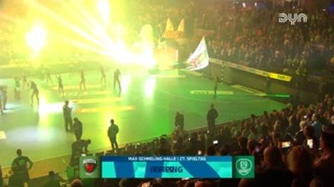Die Highlights der Partie Füchse Berlin - SC DHfK Leipzig aus der Handball-Bundesliga im Video. 