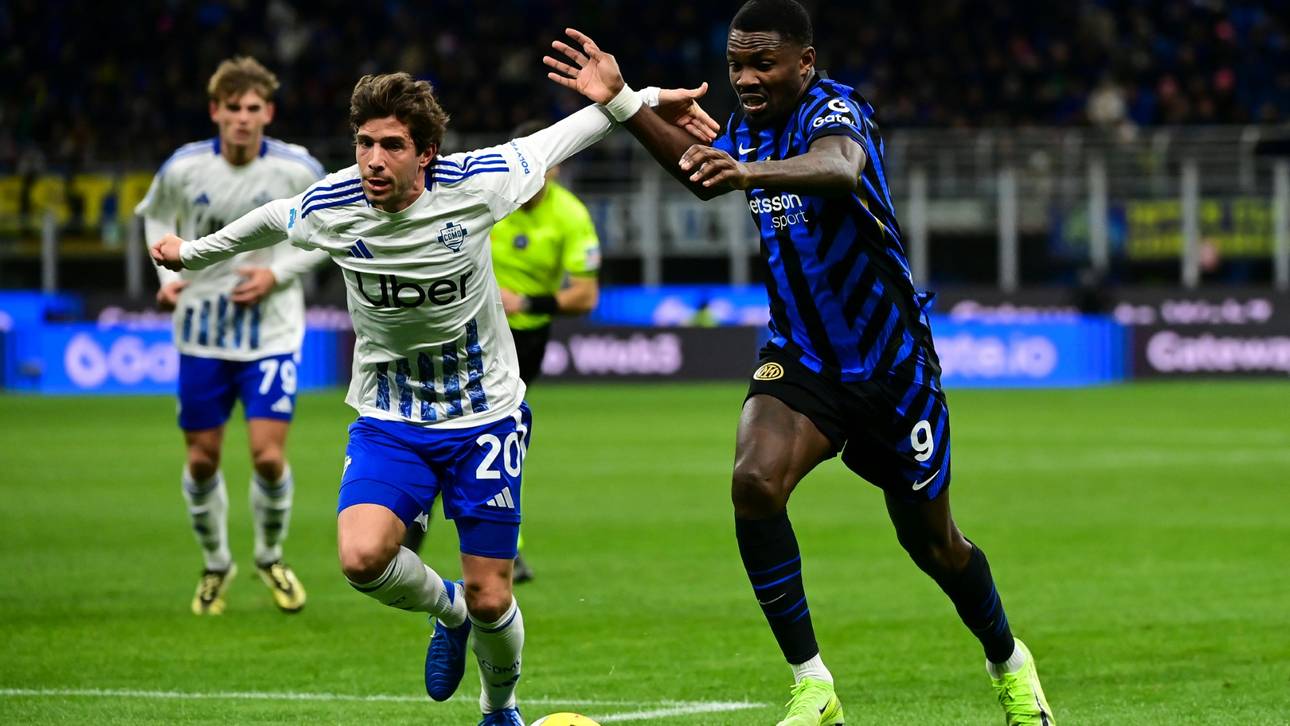 Inter bleibt an Spitze dran