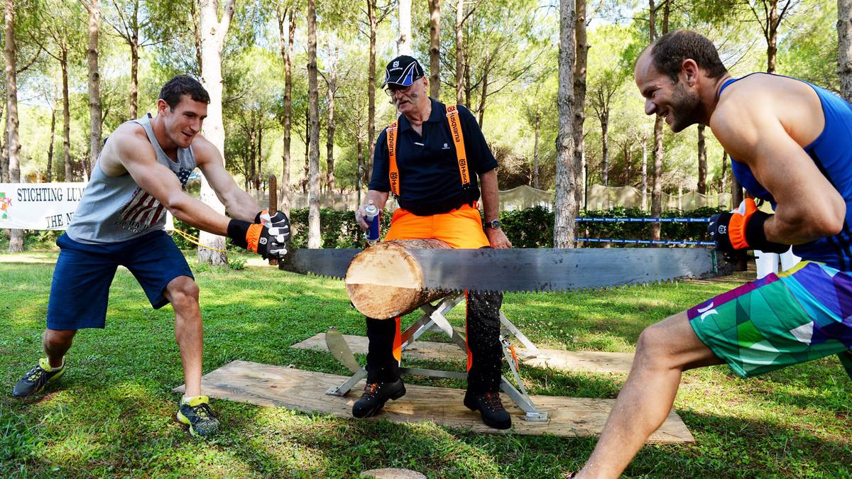 Die Kanuten Sebastian Brendel und Max Hoff sägen ebenfalls um die Wette