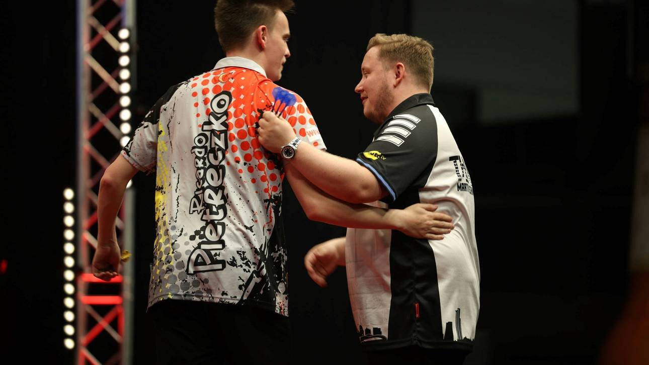 Das deutsche Duo Ricardo Pietreczko (l.) und Martin Schindler vertritt Deutschland beim World Cup of Darts 2025