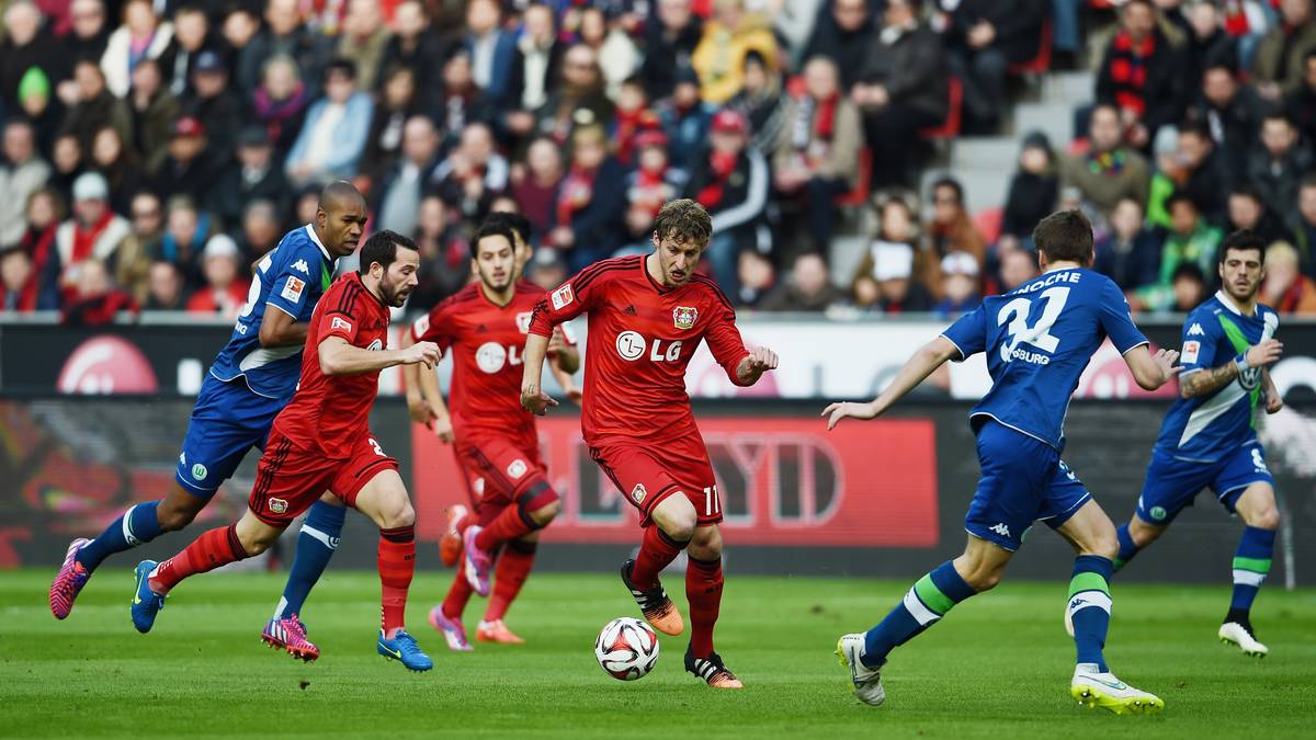LEVERKUSEN, GERMANY - FEBRUARY 14:  Stefan Kiessling of Bayer Leverkusen controls the ball during the Bundesliga match between Bayer 04 Leverkusen and VfL Wolfsburg at BayArena on February 14, 2015 in Leverkusen, Germany.  (Photo by Dennis Grombkowski/Bongarts/Getty Images)
