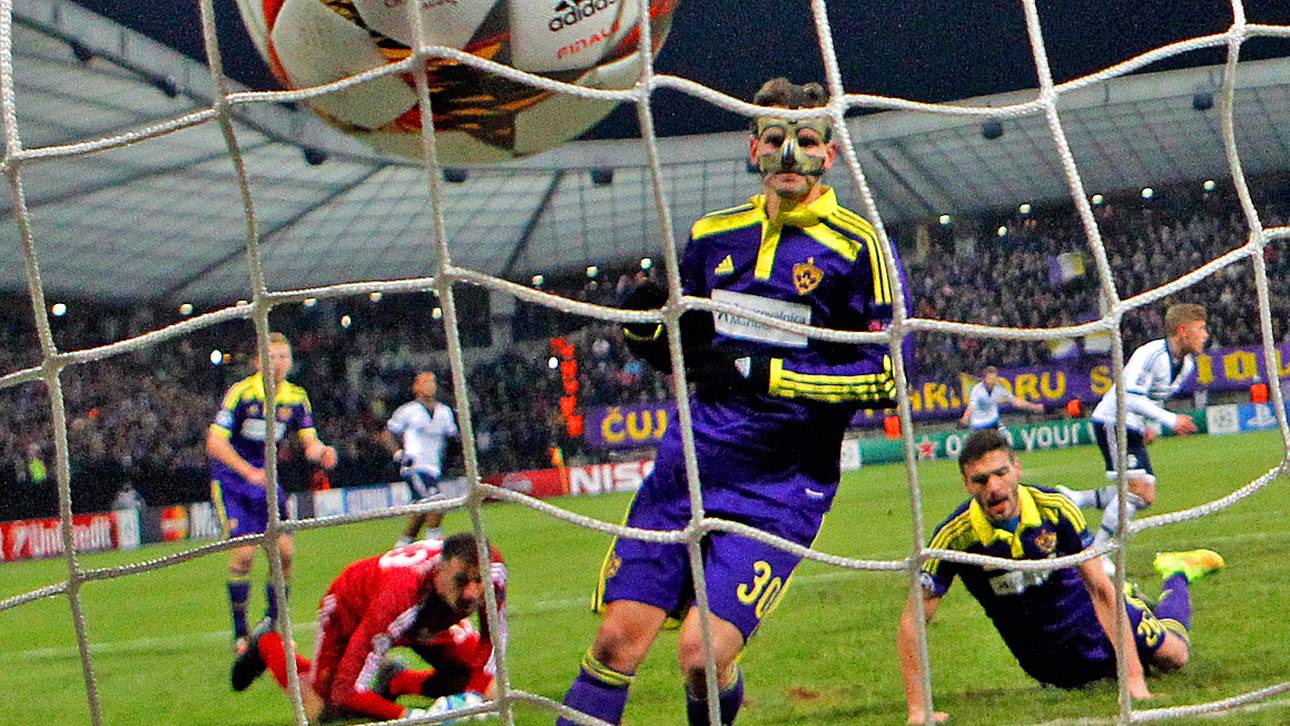 Max Meyer-FC Schalke 04-NK Maribor-Ball im Tor