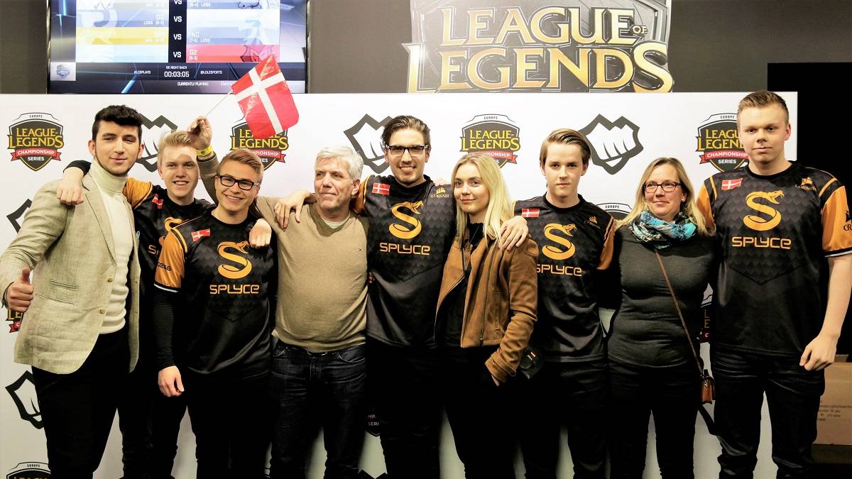 Dänische Fans im LCS Studio feierten das Spektakel von Splyce gegen Fnatic.