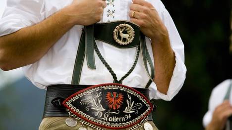 Eine traditionelle Südtiroler Kluft