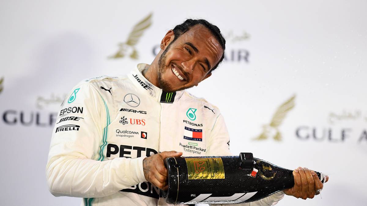 F1 Grand Prix of Bahrain Lewis Hamilton hat bereits fünf Weltmeistertitel auf seinem Konto. Damit steht er in der ewigen Bestenliste hinter Rekordweltmeister Schmuacher (sieben Titel) auf Rang zwei