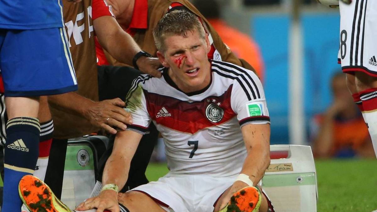 Bastian Schweinsteiger zieht sich im WM-Finale 2014 einen Cut unter dem Auge zu