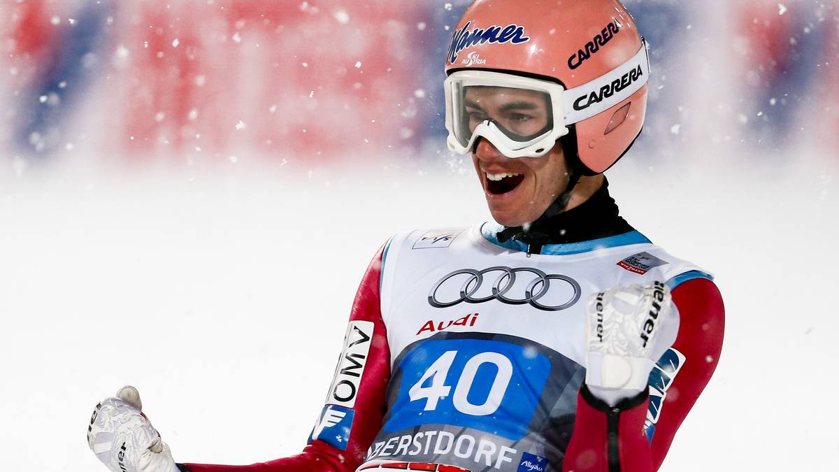 Geschichte wiederholt sich nicht? Von wegen! Ein Jahr nach dem Triumph von Diethart verblüfft erneut ein österreichischer Senkrechtstarter die Experten. Stefan Kraft gewinnt zuerst das Auftaktspringen in Oberstdorf und holt sich dann auch den Tourneesieg