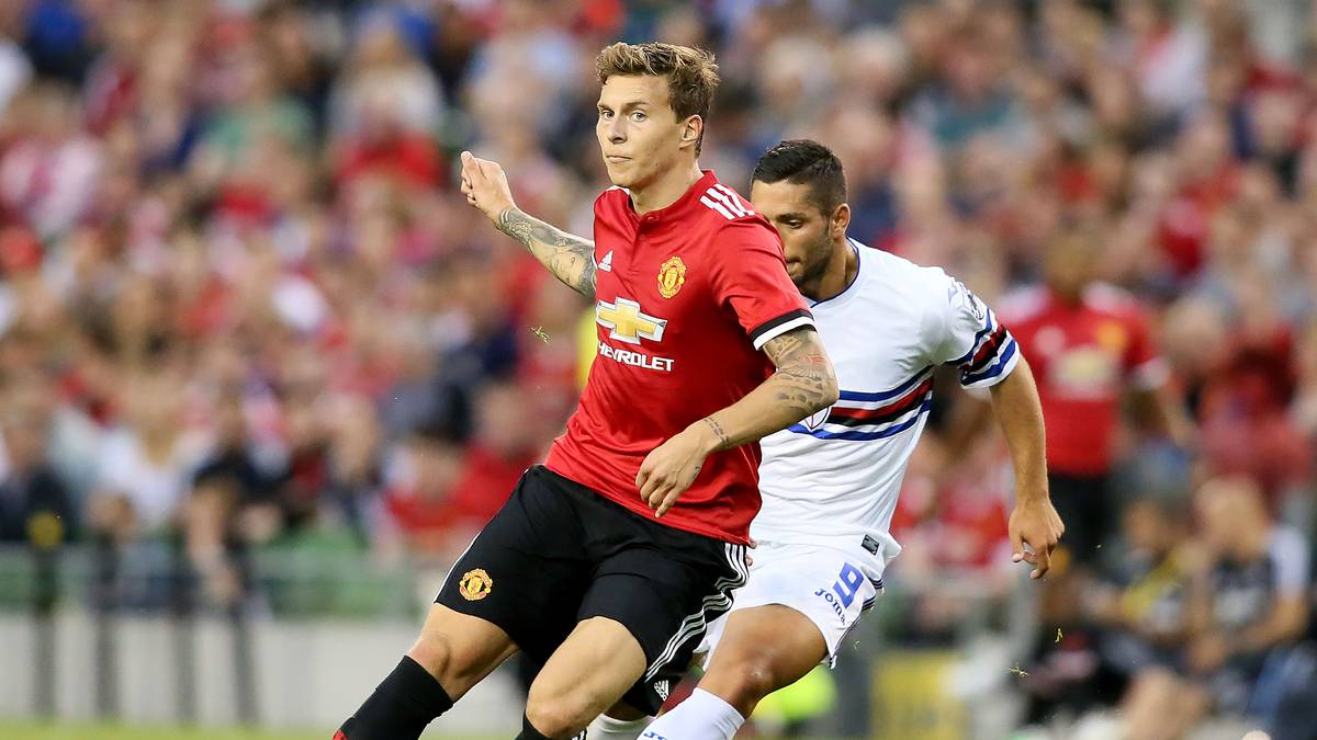 PLATZ 15: VICTOR LINDELÖF. Ebenfalls 35 Millionen Euro gab Manchester United für den schwedischen Verteidiger aus. Doch der von Benfica Lissabon gekommene Lindelöf muss auf sein Liga-Debüt für ManUnited noch warten, lediglich im UEFA-Supercup spielte er 90 Minuten