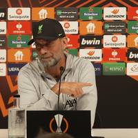Szene sorgt für Lacher! Journalist stellt Frage - dann unterbricht Klopp