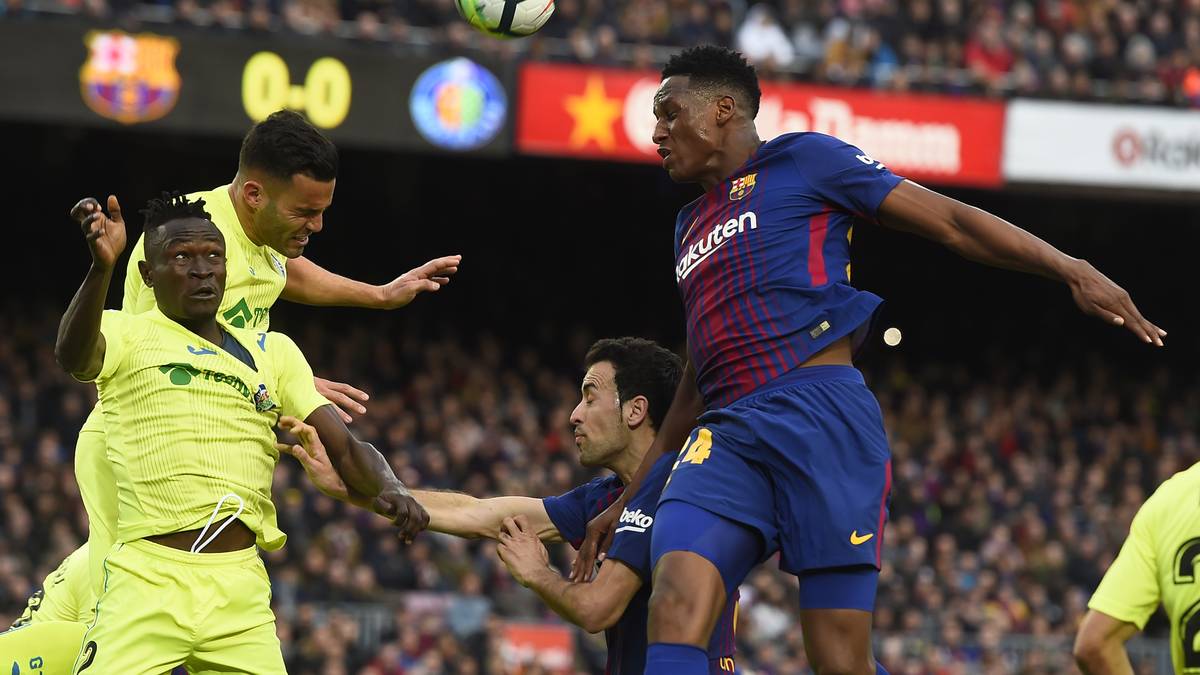 YERRY MINA: Der kopfballstarke Kolumbianer kam im vergangenen Winter für elf Millionen Euro von Palmeiras zu den Katalanen. Allerdings kam er in der Rückrunde als Ergänzungsspieler nur sechs Mal zum Einsatz 