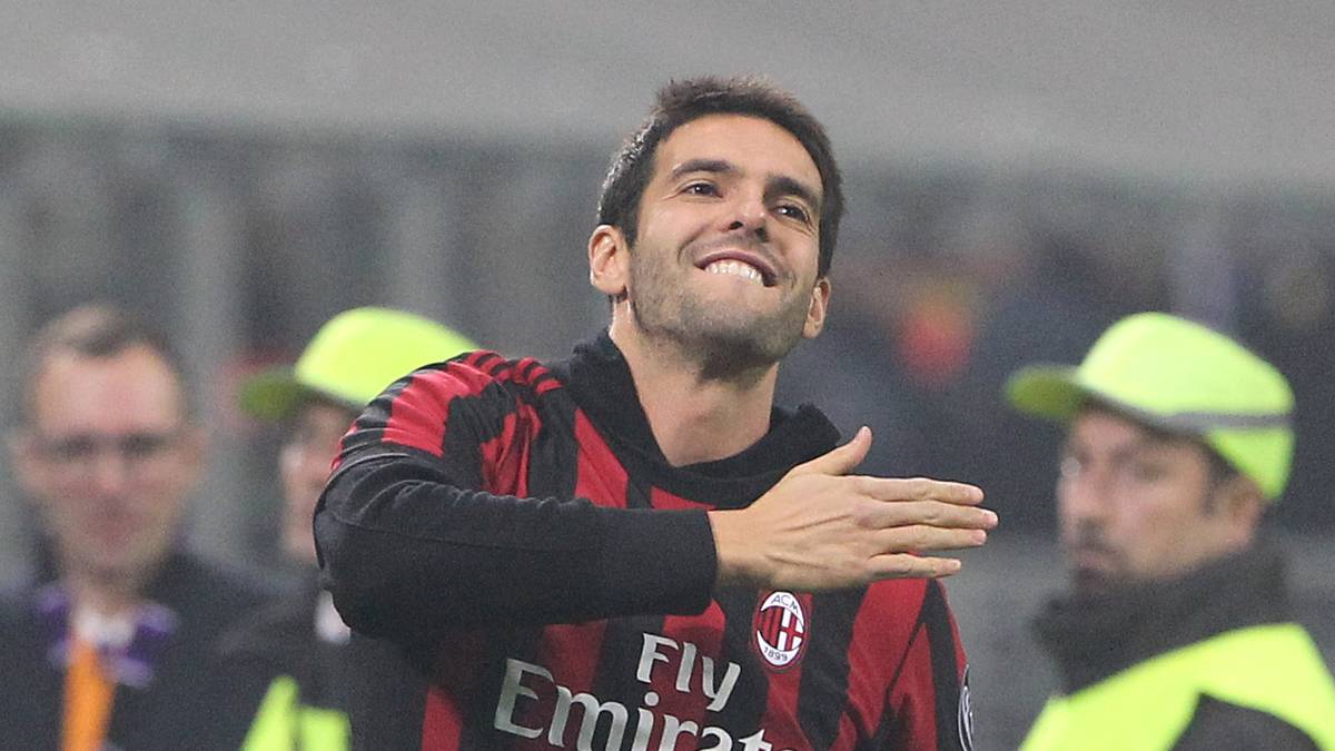 Doch der FC Sao Paulo lehnte die Offerte ab. Ein Jahr später wechselte er zum AC Mailand, wo er zum Weltfußballer wurde. Inzwischen hat er seine Karriere beendet