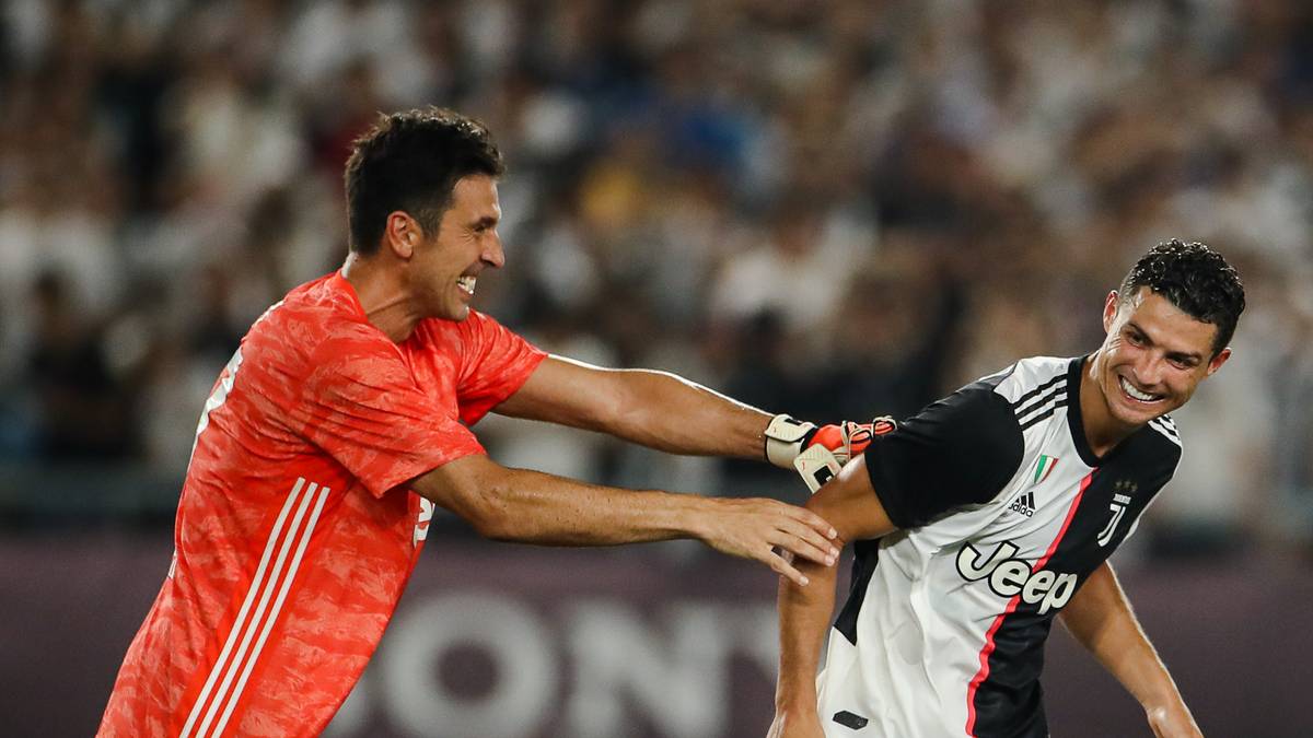 Und auch bei Gianluigi Buffon kommt einem sofort Juventus in den Sinn. Die italienische Torhüter-Legende und weitere Top-Stars spielten aber nicht nur für einen Verein, sondern auch für andere Klubs