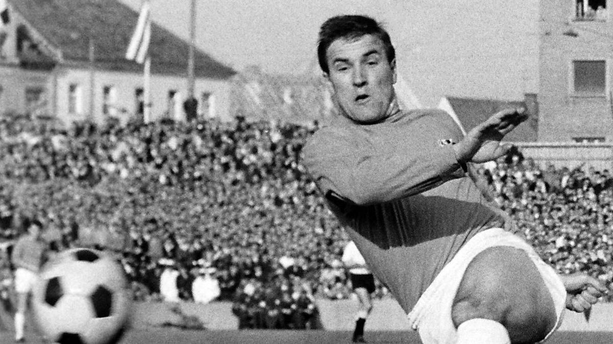 Vereinsikone Rudolf Brunnenmeier wird mit Sechzig unter anderem Pokalsieger und Meister. Am 27. Februar 1965 schenkt er dem Karlsruher SC fünf Tore ein und ist bis heute der einzige Löwe, dem das gelingt