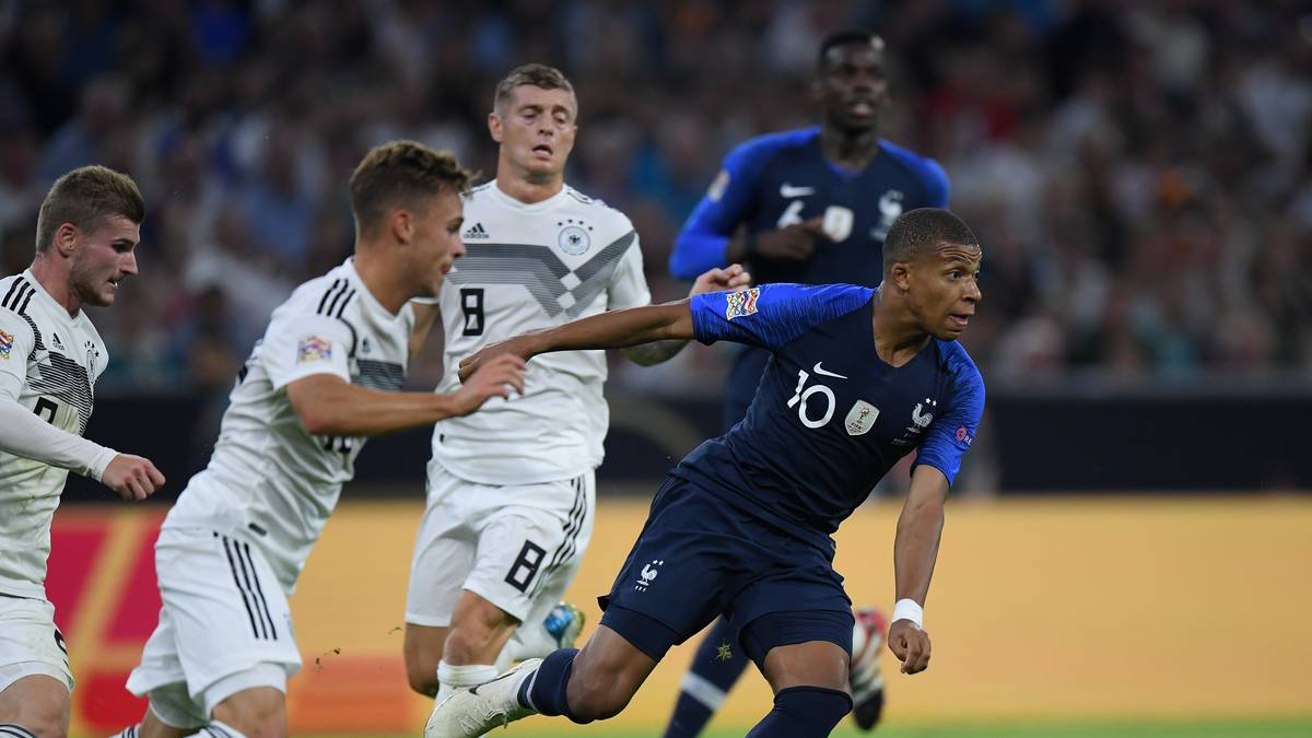 Ein Neuanfang war das torlose Unentschieden gegen Kylian Mbappe (rechts) und Co. sicher nicht, aber zumindest ein Achtungserfolg nach der Demütigung in Russland