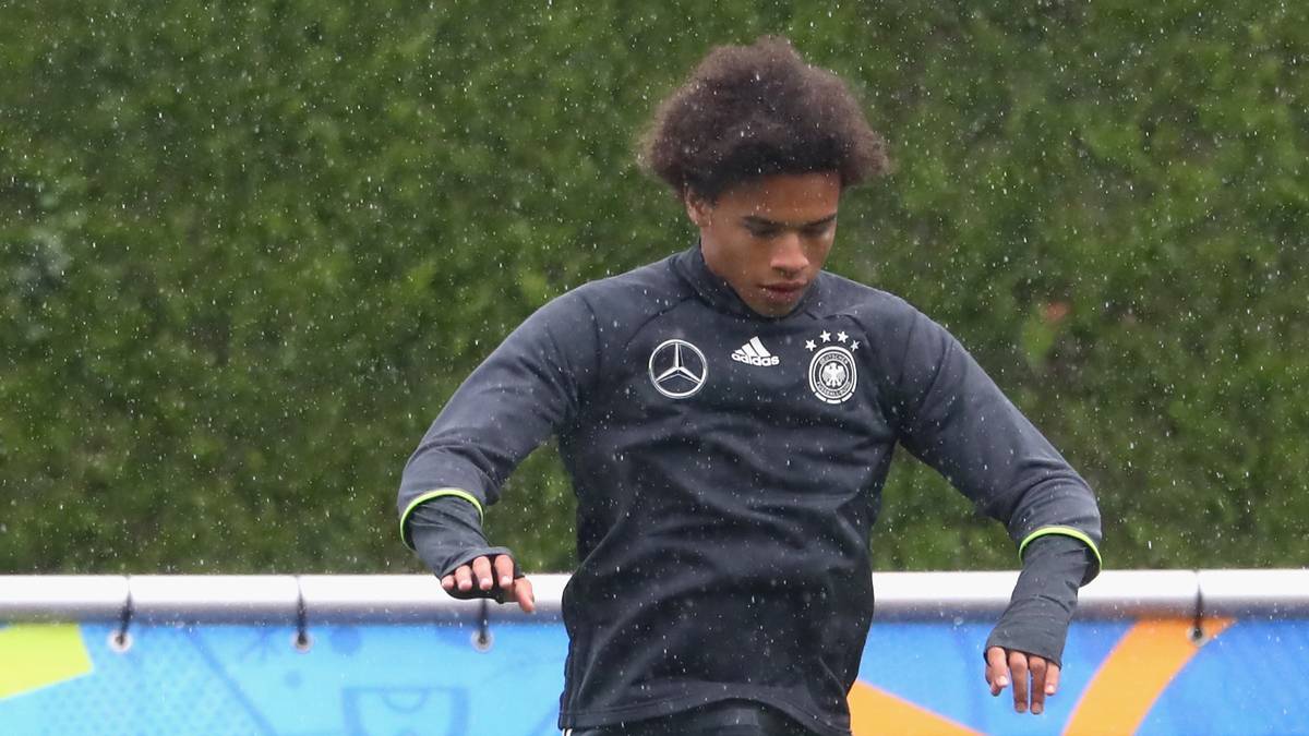 Der Running-Gag bei Experten und Fans lautete lange: Wann bringt Löw endlich Sane? 