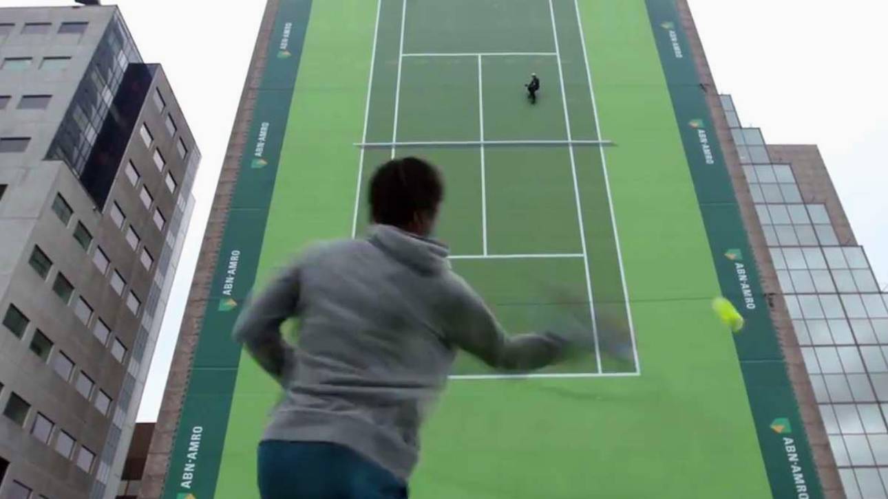 Monfils mit verrücktem Tennisstunt