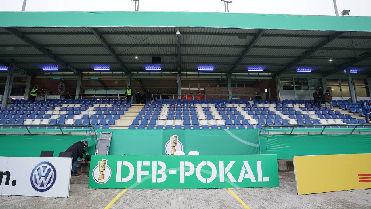 Im Stadion der Sportfreunde Lotte haben knapp über 10.000 Zuschauer Platz