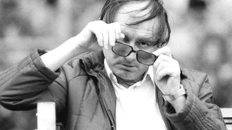 Trainer Branko Zebec war auch schon einmal zu betrunken, um seine Brille aufzusetzen