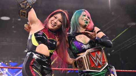 Io Shirai und Asuka jubelten beim WWE Great American Bash