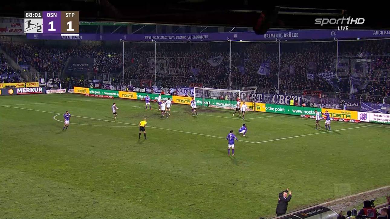 Michael Cuisance sorgte für Ärger bei Trainer Uwe Koschinat (unterer Bildrand)