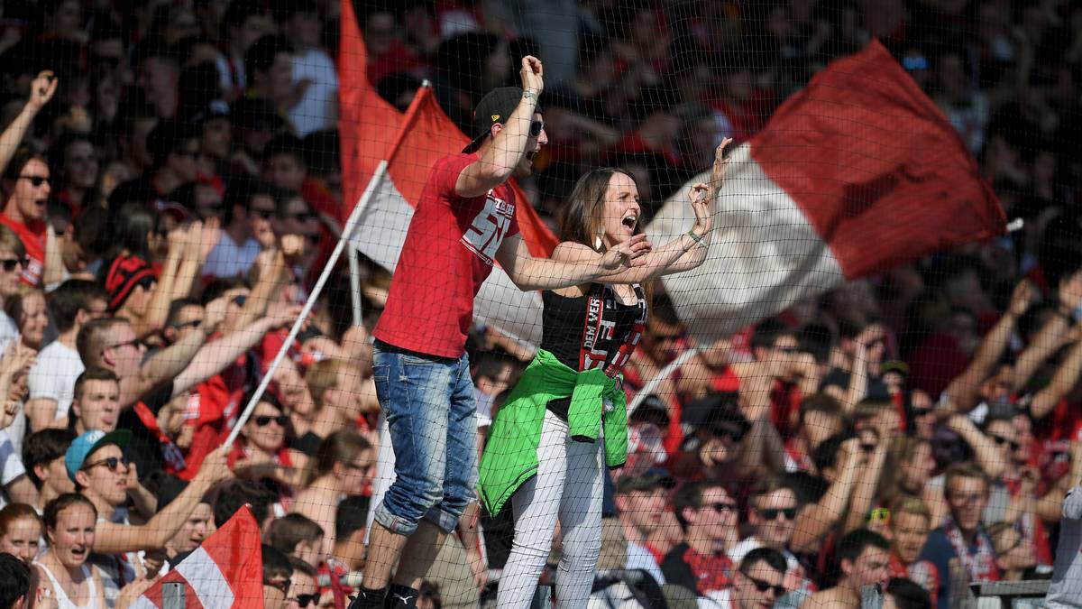 PLATZ 18 - SC FREIBURG: Die Breisgauer verkaufen 15.000 Dauerkarten für die anstehende Saison. Damit ist das Limit bei den Freiburgern erreicht