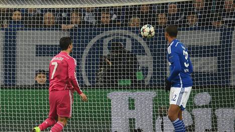 Cristiano Ronaldo von Real Madrid trifft gegen den FC Schalke 04