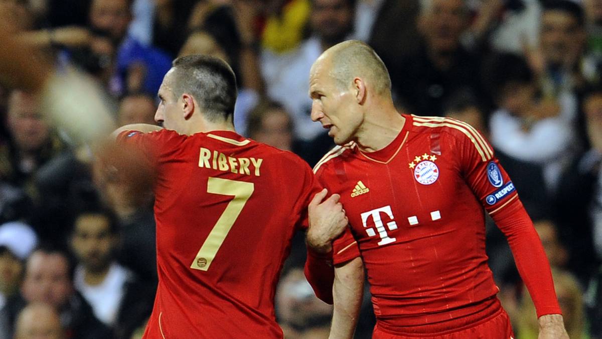 In der Halbzeit-Pause des Champions-League-Spiels gegen Real Madrid im April 2012 schlug Ribery Arjen Robben ins Gesicht. Laut "Sport Bild" musste der Franzose damals 50.000 Euro bezahlen, Robben kam im wahrsten Sinne des Wortes mit einem blauen Auge davon