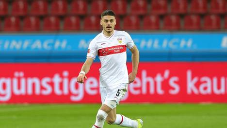 Konstantinos Mavropanos bleibt eine weitere Saison in Stuttgart