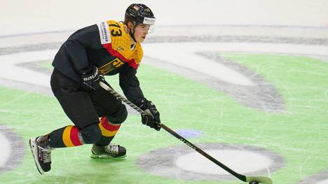 Lukas Reichel hat 24 Stunden nach seiner Anreise schon eine wichtige Rolle bei der Eishockey-WM eingenommen