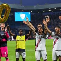 Noch ein Schritt: Leverkusen vor historischem Titel