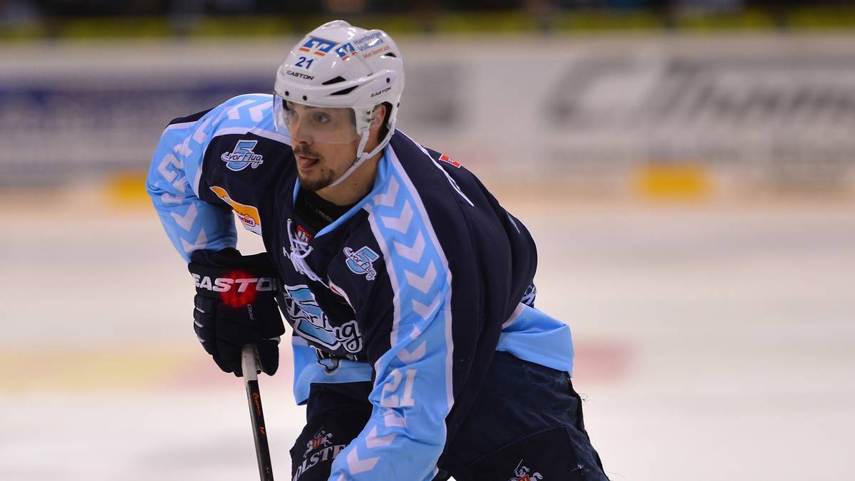 NICOLAS KRÄMMER: Auch der 22-Jährige hat einen berühmten Verwandten. Er ist der Neffe der deutschen Eishockey-Legende Gerd Truntschka. Seit 2012 spielt der Niederbayer für die Hamburg Freezers 