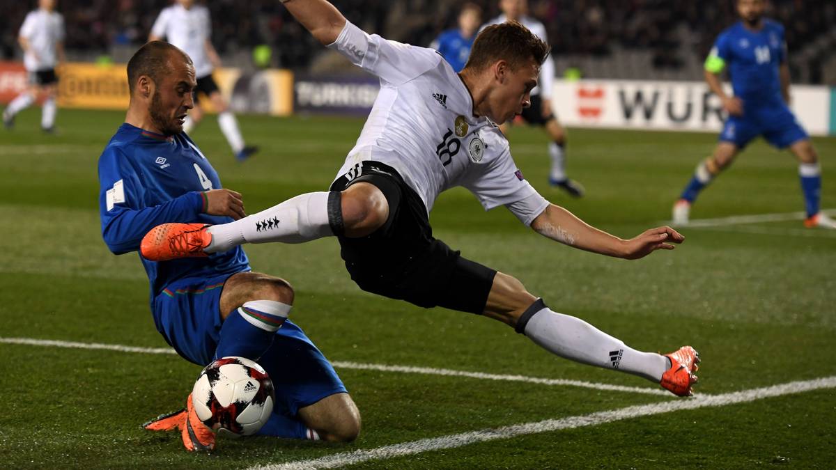 Kimmich hat defensiv immer wieder Probleme mit den leidenschaftlichen Gastgebern. Hier lässt ihn Pavlo Pashayev über die Klinge springen