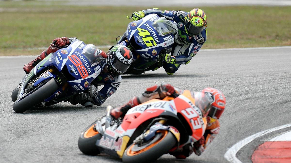 2015: In Malaysia eskaliert die Situation zwischen dem Italiener und Spanier. "Marc will, dass Jorge gewinnt, weil er sauer auf mich ist. Das ist eine persönliche Angelegenheit seit Argentinien. Marc hat das nie offen zugegeben, aber er denkt, dass ich ihn mit Absicht zu Sturz gebracht habe… 