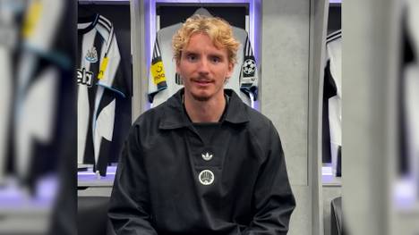 Bei einem Interview sorgt Nick Woltemade mit einer Antwort zu seinem Lieblingsspieler bei den Fans für Verwunderung. 