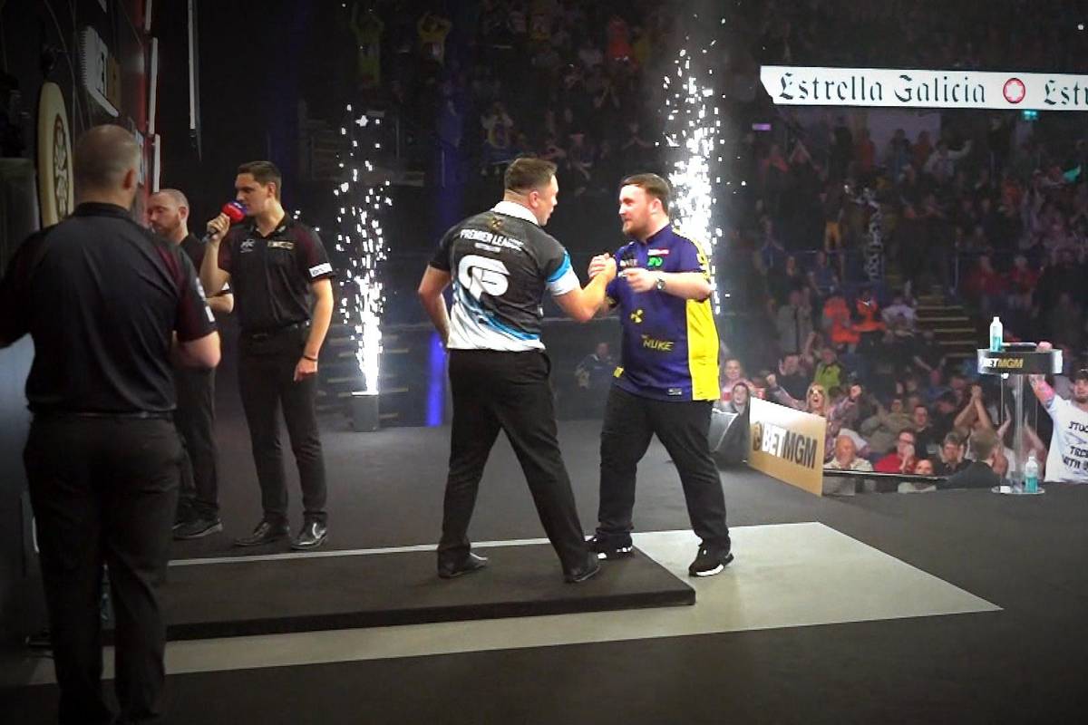 Gerwyn Price fordert im ersten Halbfinale der Premier League of Darts den Titelverteidiger Luke Littler und möchte seine Statistik gegen das Wunderkind aufrechterhalten.