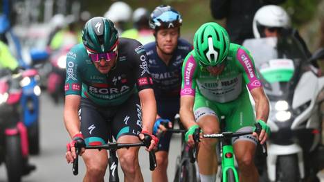 Nico Denz (l.) gewinnt die zwölfte Giro-Etappe